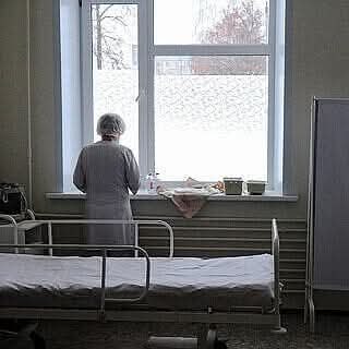 :) Скорая привезла ее поздним вечером в канун Нового Года. Это было не традиционное поступление с ...