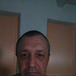 Pavel, 48, 