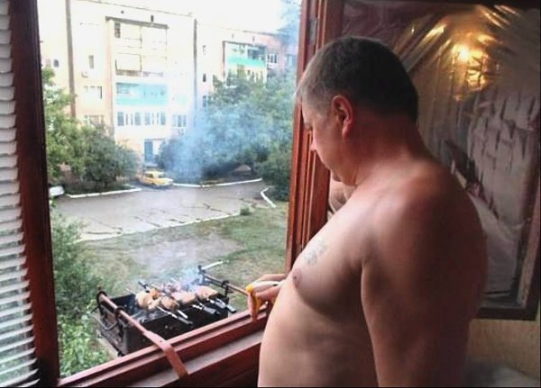 За приготовление шашлыков на балконе предусмотрен штраф в размере от 5000 до 15000 рублей. Если ...