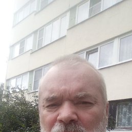 Aleksandr, 58,  