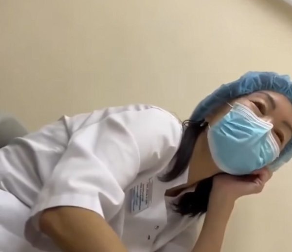 В столице мужчина пришел к опытному стоматологу Базарсадуевой Цыремне Бальжинимаевне из-за сильной ...