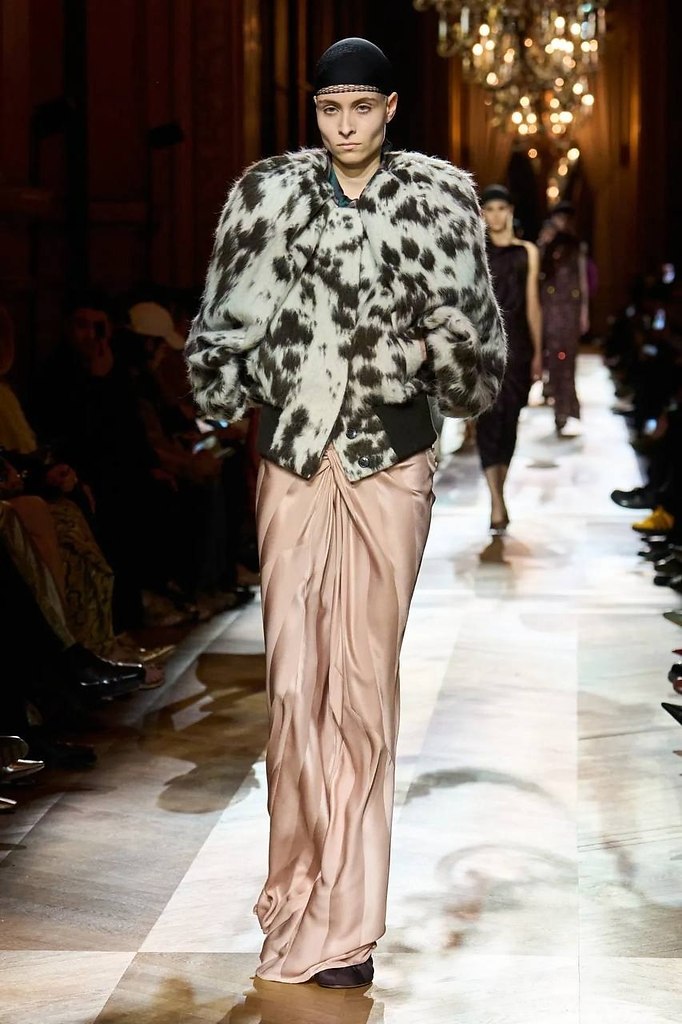     Dries Van Noten.         ... - 7