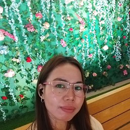 Jeralyn, 33, 