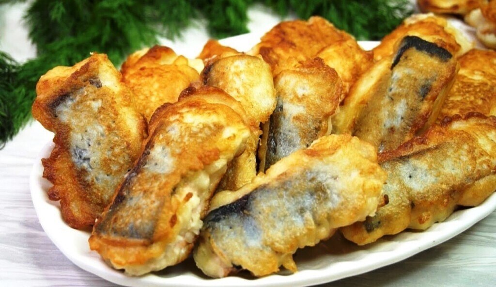 ЖАРЕННАЯ РЫБКА В ЛУКОВОМ КЛЯРЕ. .Ароматно, вкусно, сочно! Ингредиенты:- филе горбуши, 600 г;- ...