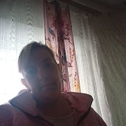 Elena, 39 , 