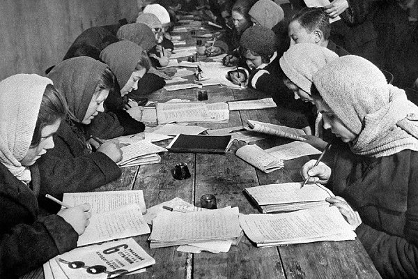 104 года назад, 19 июня 1920 года, Совнарком РСФСР, возглавляемый В.И. Лениным, принял декрет об ...