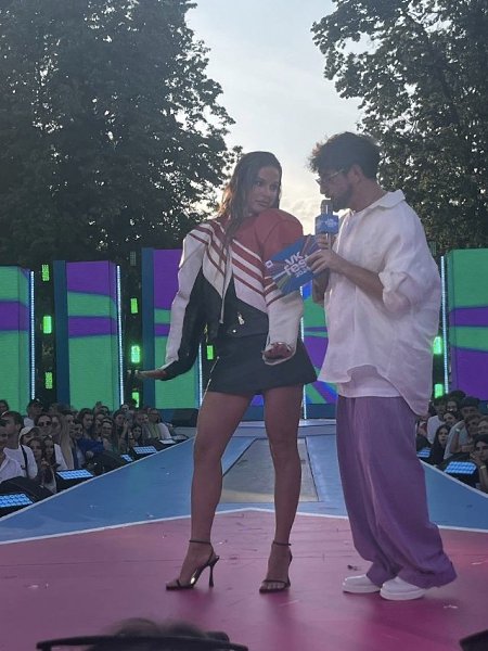 Надежда Кадышева, Нюша, Милана Хаметова и Влад Бумага на синей дорожке VK Fest в Москве! На недавнем ... - 2