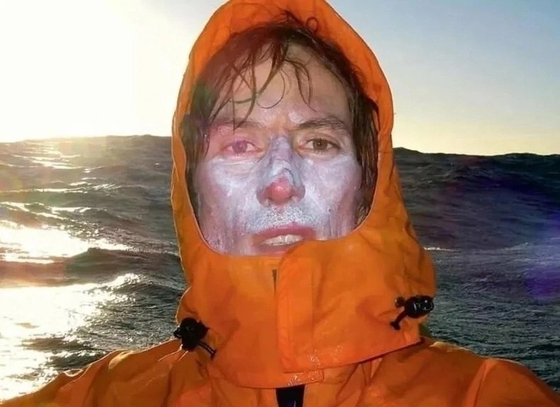 Последнее фото Эндрю МакОли.В 2007 году Эндрю пропал без вести во время попытки переплыть на ...