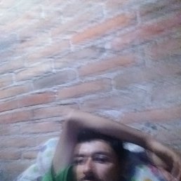 Fer, 29, 