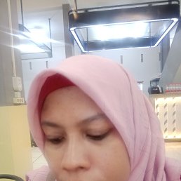 Marni Sulastri, 34, 