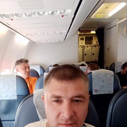 Vladimiir, 44, 