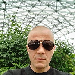 Dmitry, 39, 