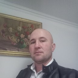 Harbuz Vitalie, 40, 