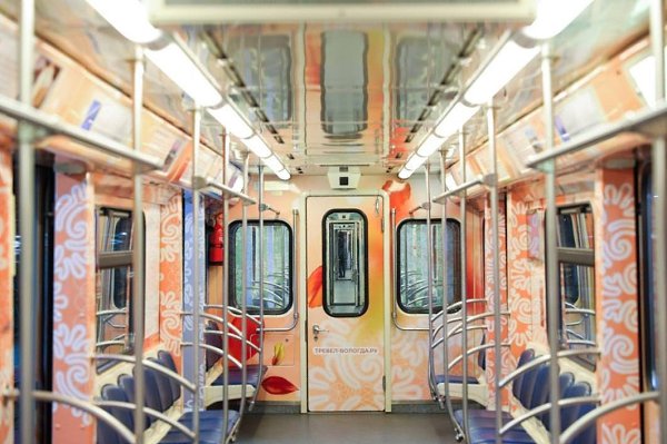 В московском метро появился поезд, посвященный Вологодской области. Дизайн вагонов выполнен в стиле ... - 3